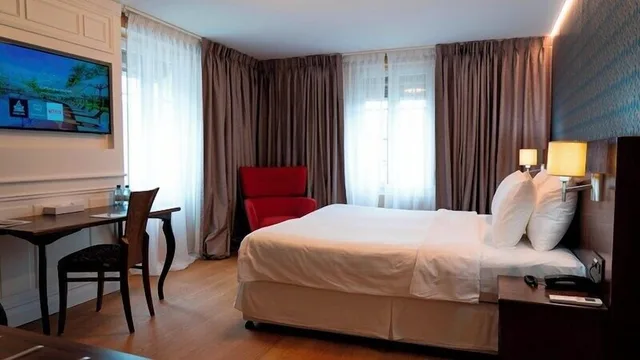 جناح ملكي بسرير مزدوج بإطلالة على البحيرة، J5 Hotels Helvetie Montreux 1/4