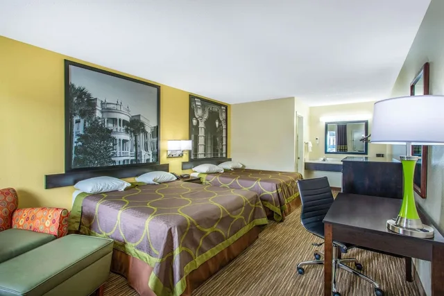 غرفة قياسية بسريرين كوين للمدخنين، Super 8 by Wyndham Florence 2/3