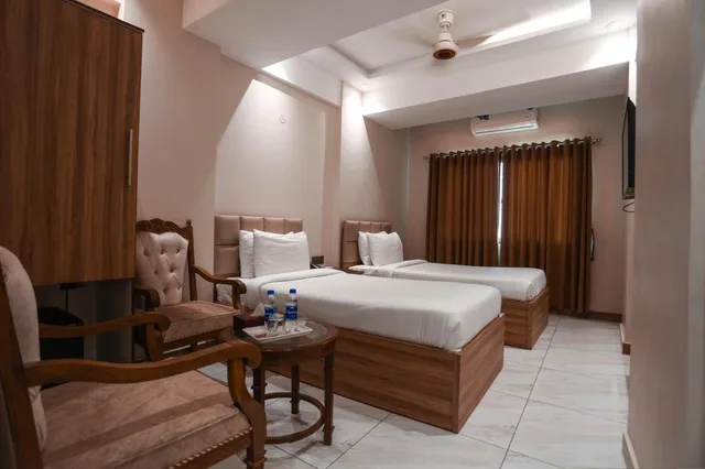غرفة ديلوكس بسريرين منفصلين، Hotel Pearl Inn 1/3