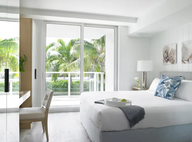 جناح بسريرين كينج بغرفتي نوم مع أريكة، Grand Beach Hotel Surfside West 1/3