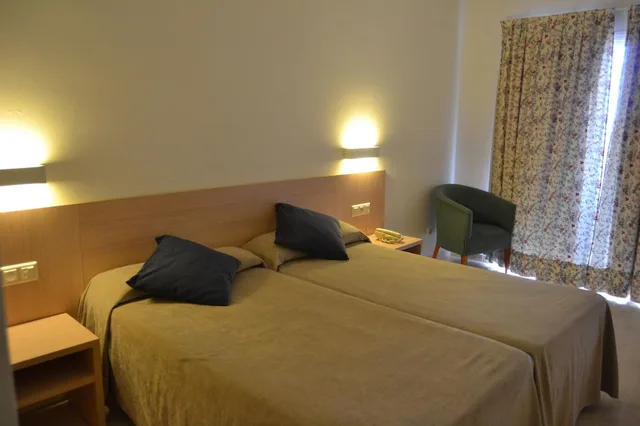 Room, Queen Bed, Xaloc Playa 2/8