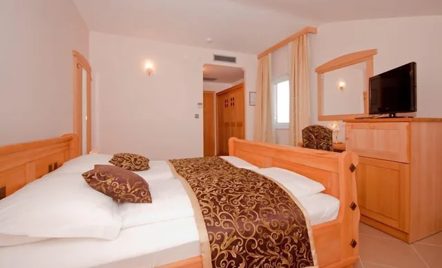 Economy, Double Bed, Hotel Miramare 4/10