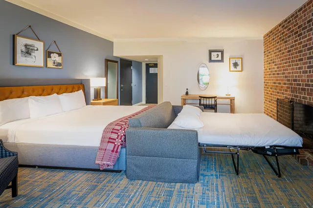 غرفة بريميوم بسرير مزدوج، Williamsburg Lodge 1/6