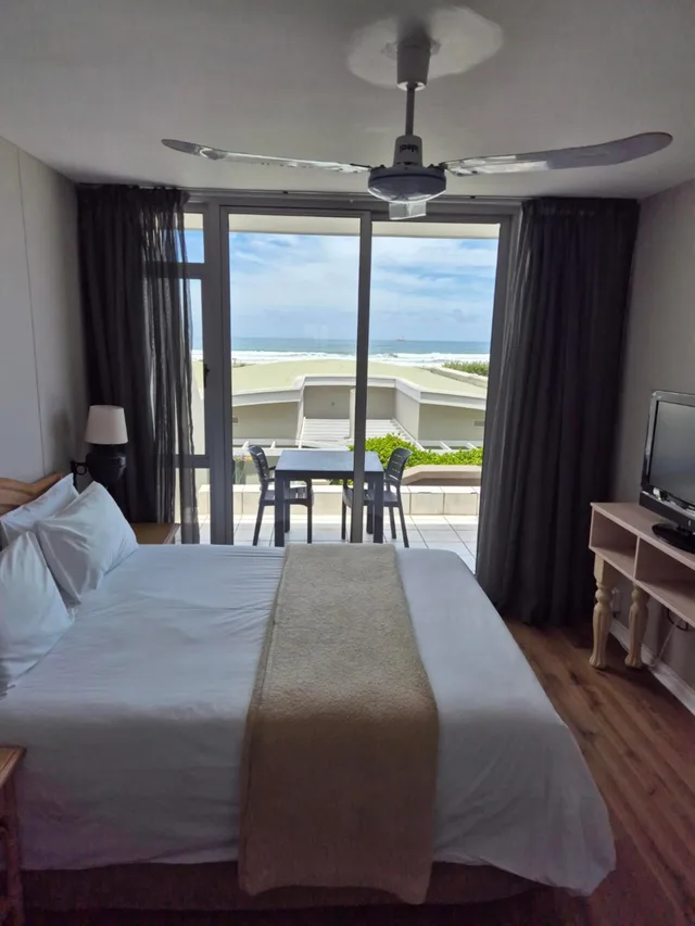 studio, Dolphin Beach Hotel 4/10