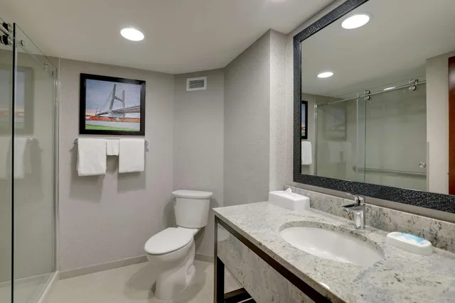 غرفة سوبيريور بسرير كينج، Drury Inn & Suites Cape Girardeau 5/6