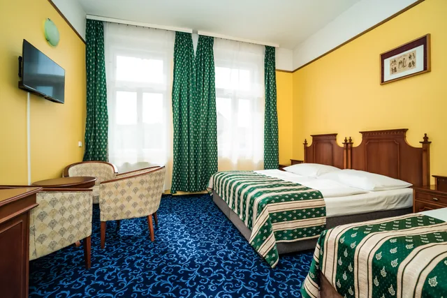 غرفة قياسية ثلاثية، Hotel Otakar 4/6