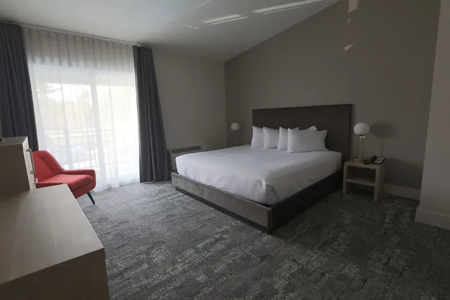 Deluxe, King Bed, Lake Side, Balcony، Lake Placid Inn Boutique Hotel 2/6
