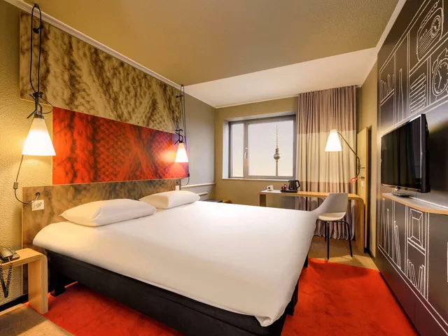 غرفة سوبيريور بسرير مزدوج بإطلالة على المدينة، IBIS BERLIN MITTE HOTEL 1/3