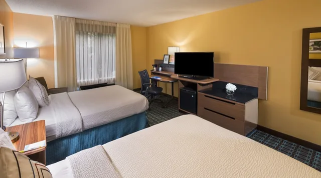 جناح بسرير كينج مع أريكة لذوي الإعاقة، Fairfield Inn Suites By Marriott Atlanta Buckhead 2/2