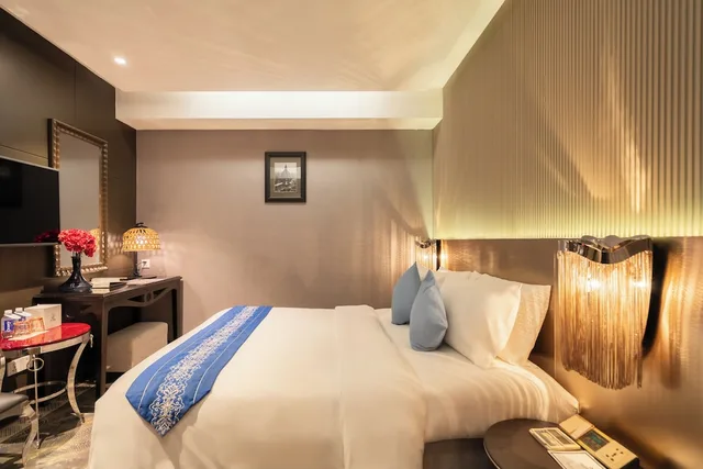 Senior, Deluxe, Queen Bed, No Window، A&EM - Phan Boi Chau 2/10