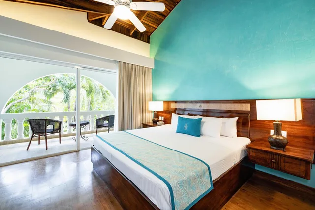 Tropicana, King Bed, Pool View, Adult Only، Tamarindo Diria Beach Resort 1/1