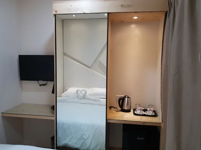 Junior, Queen Bed, F2M Tower 3/5