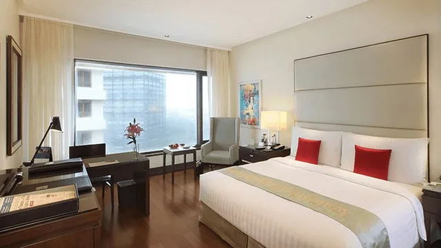 غرفة فاخرة، The Oberoi Mumbai 1/3