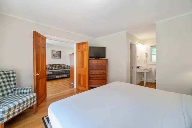 كوخ بسرير كينج مع أريكة، Country Inn At Camden Rockport 2/5