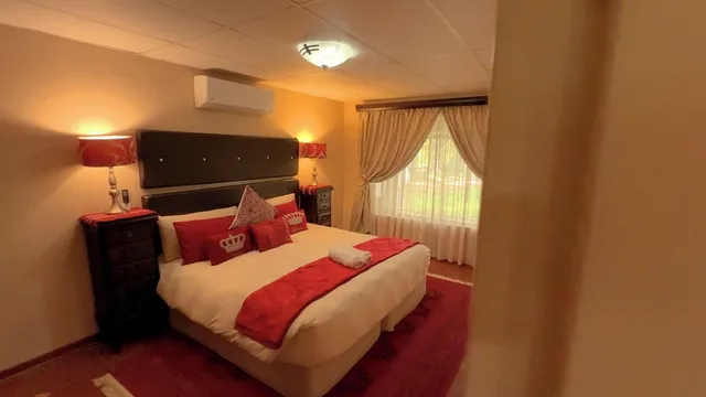 غرفة بسرير كينج، A Cherry Lane Self Catering and B&B 2/4