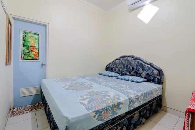 Standard, King Bed, Penginapan Barokah by ZUZU 2/10