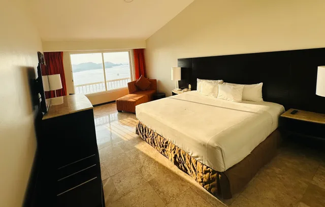 غرفة ديلوكس مفردة بإطلالة على البحر بشرفة، Azul Ixtapa Beach Resort Convention Center 1/2