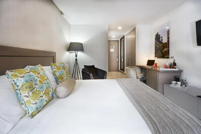 غرفة سوبيريور بسرير مزدوج، 100 Luxury Suites By Preferred 2/4