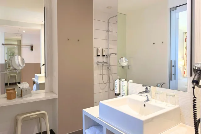 غرفة بريستيج سوبيريور بسرير مزدوج، Zeitgeist Vienna Hotel 2/3