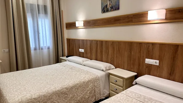 غرفة ثلاثية بثلاثة أسرّة، Hostal Toledo 8/10