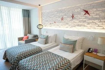 غرفة سوبيريور بسرير مزدوج بإطلالة على البحر، Akra Kemer 1/1