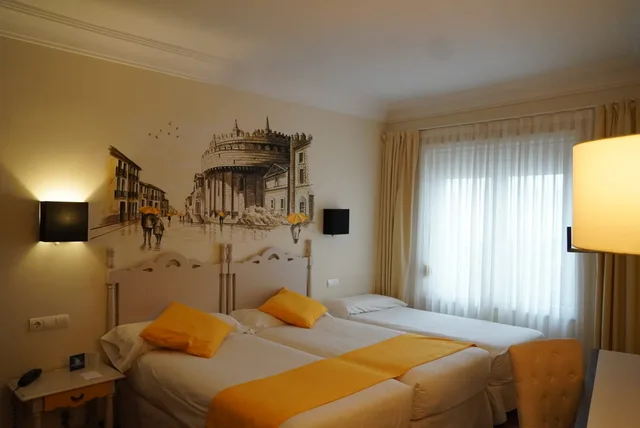 غرفة قياسية ثلاثية، Hotel Palacio de Valderrabanos 2/5