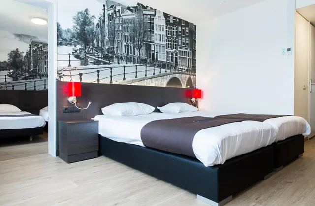 غرفة رباعية بسريرين، BASTION HOTEL AMSTERDAM AMSTEL 1/2