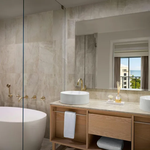 جناح بغرفة نوم واحدة بإطلالة جزئية على البحر، The Ritz Carlton Key Biscayne 7/7