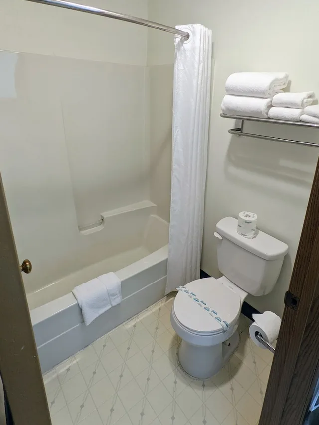 غرفة قياسية بسرير كينج، Fairground Inn Monroe WA 5/8