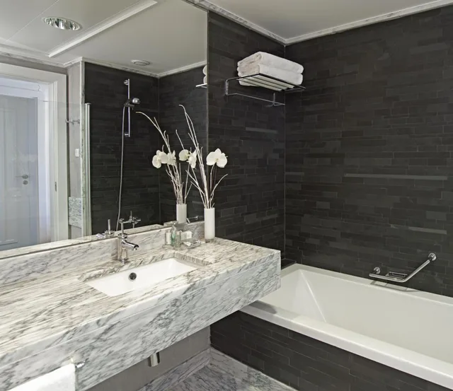 جناح جونيور بشرفة، Real Marina Residence 3/4