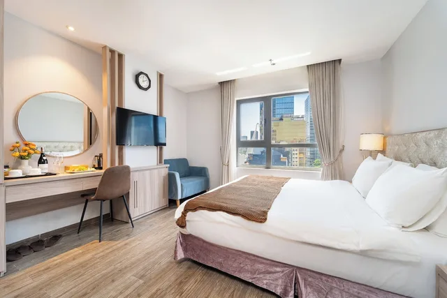 غرفة جونيور بسرير كينج بحوض استحمام، Nicecy Hotel Suites Spa 4/6