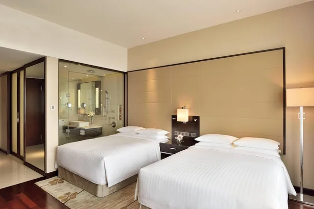 غرفة بسريرين منفصلين بإطلالة على المسبح، KOCHI MARRIOTT HOTEL 4/10