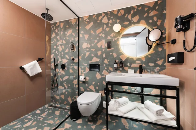 غرفة سوبيريور ثلاثية بسرير كوين وسرير فردي، Three Corners Downtown Hotel 8/8