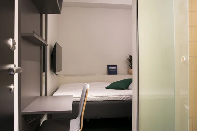 SIngle room No Window، Moment Hotels 6/8
