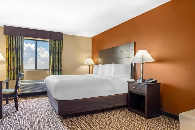 جناح بسرير كينج، Quality Inn & Suites Caseyville - St. Louis 5/10