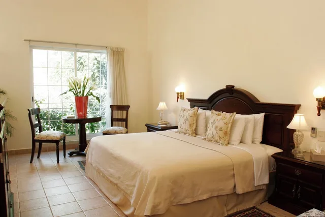 جناح شهر العسل بسرير كينج بحوض جاكوزي، Hacienda Los Laureles 1/10