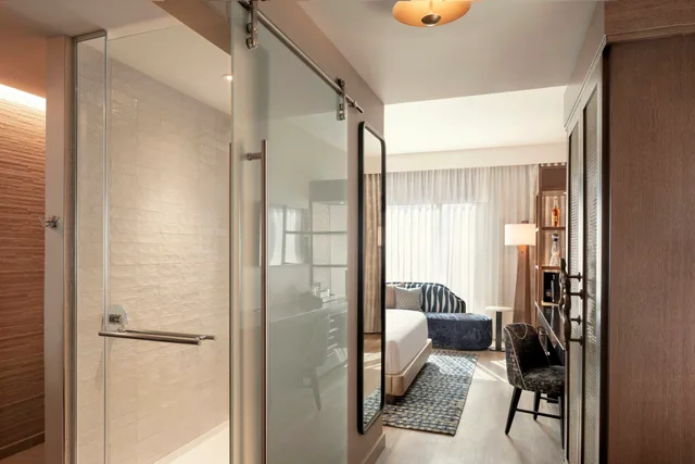 غرفة بسرير كينج لذوي الإعاقة، Caesars Republic Scottsdale, a Hilton Hotel 6/6
