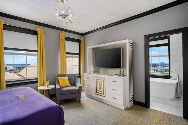 1 Bedroom, Suite, King Bed, The Admiral Hotel 3/4