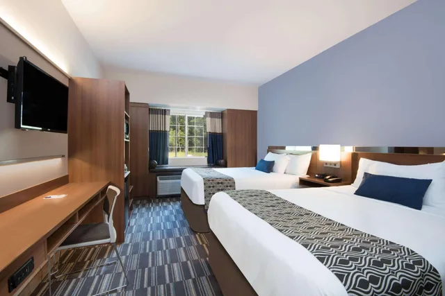 غرفة بسريرين كوين، Microtel Inn & Suites By Wyndham Windham 3/6