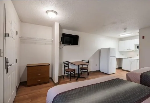 استوديو اقتصادي بسرير كوين، Birch Hill Suites Kansas City - Independence, Mo 9/10
