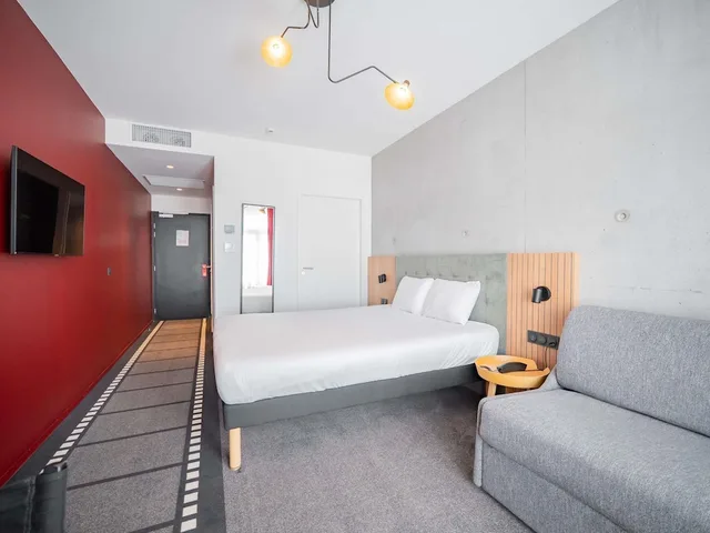 Executive, Double Bed, Sofa, ibis Styles Lens Centre Gare 3/10