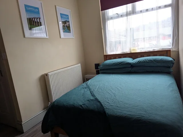 Private, Suite, Double and Bunk Bed، Llangollen Hostel 2/3