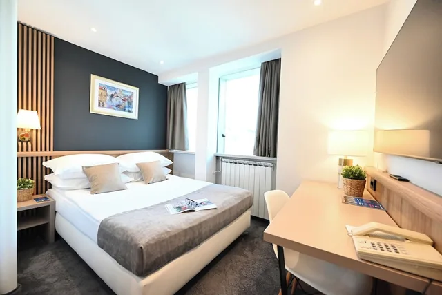 غرفة كومفورت بسرير كوين، Central Hotel Zagreb 5/10
