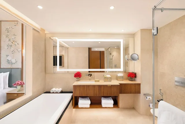 غرفة فاخرة بسريرين منفصلين، Taj Surajkund Resort & Spa, Delhi NCR 8/8