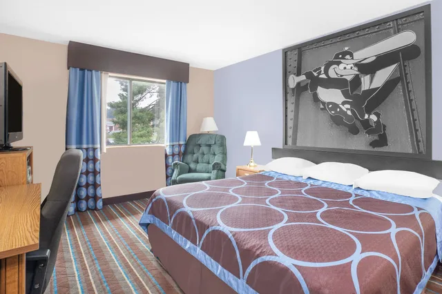 غرفة قياسية بسرير كينج للمدخنين، Super 8 by Wyndham Havre De Grace Aberdeen Area 1/2