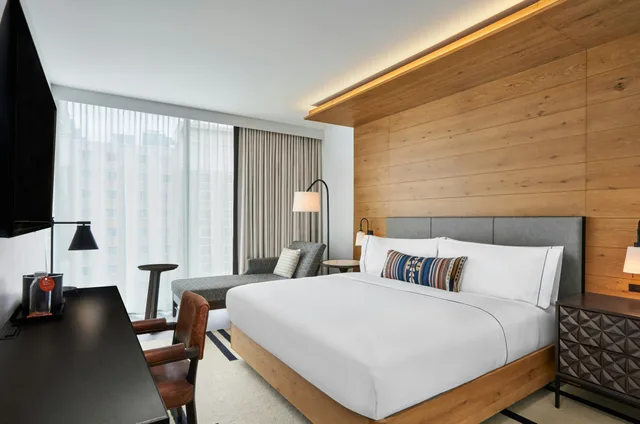 Riverwalk, King Bed، Canopy By Hilton San Antonio Riverwalk 1/2