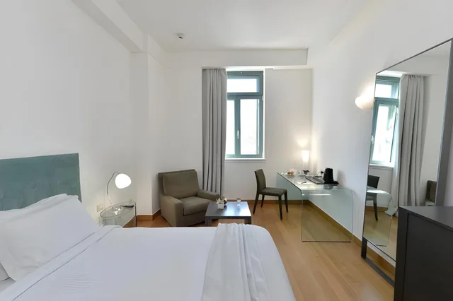 جناح جونيور مفرد، Athenaeum Eridanus Luxury Hotel 1/1