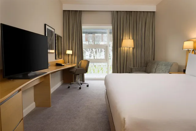 Deluxe, Family, King Bed, Hilton At St Georges Park Burton upon Trent 2/6