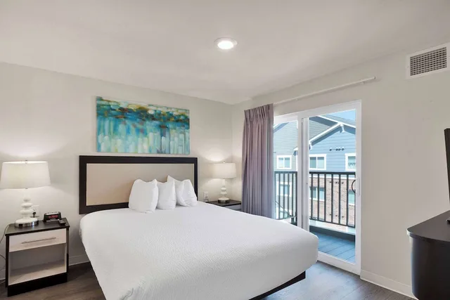 جناح بسريرين كوين بشرفة بغرفتي نوم، WaterWalk Extended Stay by Wyndham Raleigh - RTP 2/8