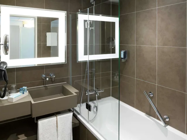 Superior, Double Bed, Novotel Berlin Mitte 4/6